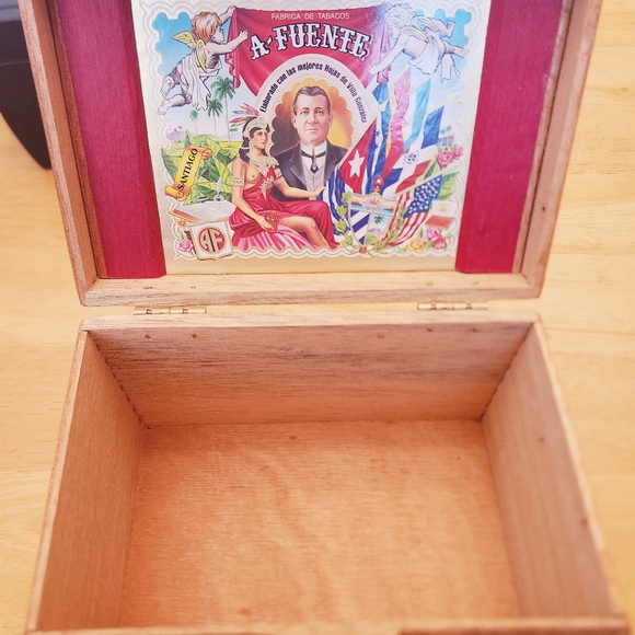 Cigar Boxes - Picture 11 of 11